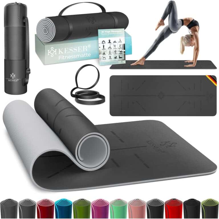Eine Kollektion von Kesser Gymnastikmatte in verschiedenen Farben, jeweils TPE rutschfest für optimale Griffigkeit, mit Zubehör wie Trageriemen und Aufbewahrungsbeutel, sowie einem Bild einer Frau, die eine Yogastellung einnimmt.